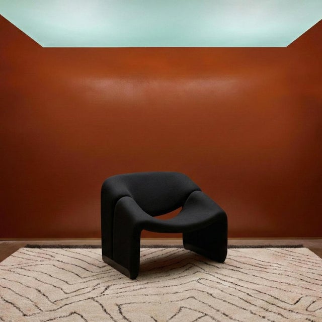 The Groovy chair, also known by its catalog code F598, is one of the absolute masterpieces of Pierre Paulin, the French...