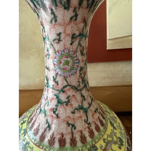 Red Chinese Famille Rose Porcelain Vase Circa 1940–1960 Hand Painted Floral Chinoiserie Qianlong Mark 14.5 Inch For Sale - Image 8 of 12