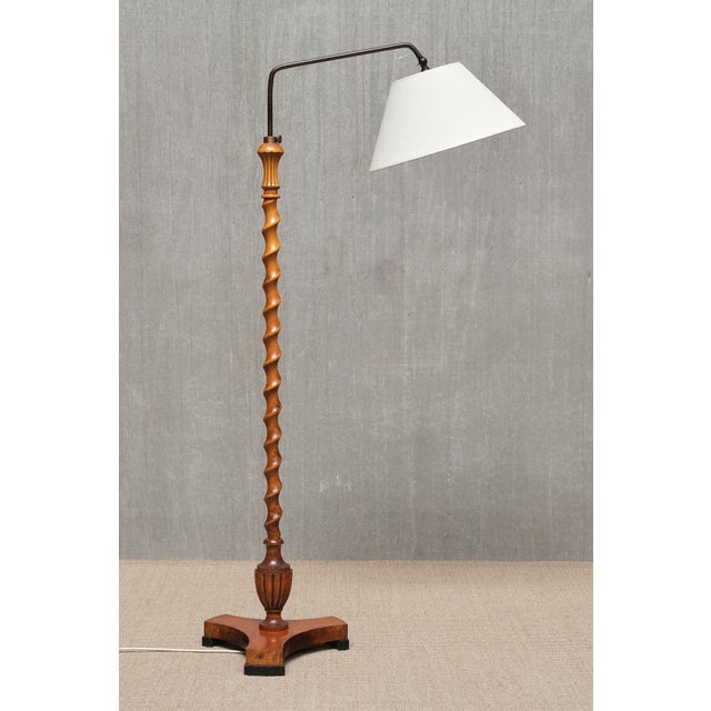 Brown Swedish Grace Sculptural Floor Lamp in Birch and Brass from Lundling, 1930s For Sale - Image 8 of 12