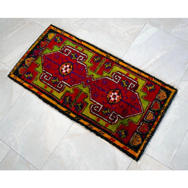 Textile 1970s Hand Made Turkish Mat Rug Small Rug Kitchen Mat Organic Wool - 1'8" X 3'4" For Sale - Image 7 of 10