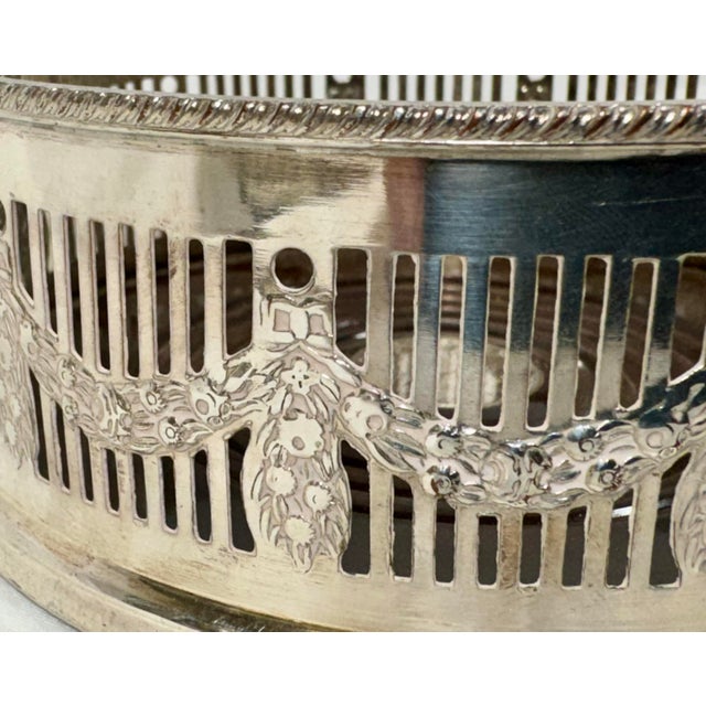 Silver Antique Viner’s of Sheffield Silver Plate Wine Coaster With Wood Base From England - Circa 1920 For Sale - Image 8 of 10