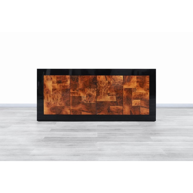 Mid-Century Modern Mid-Century Modern Burl Wood and Black Lacquered Credenza by Directional, 1970s For Sale - Image 3 of 10