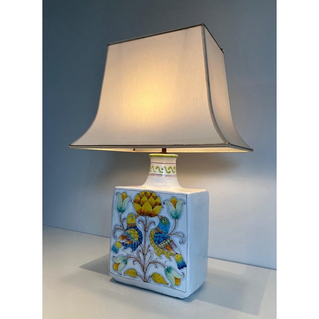 1970s Mid Century Modern Ceramic table lamp with bird and flower decorations For Sale - Image 4 of 12