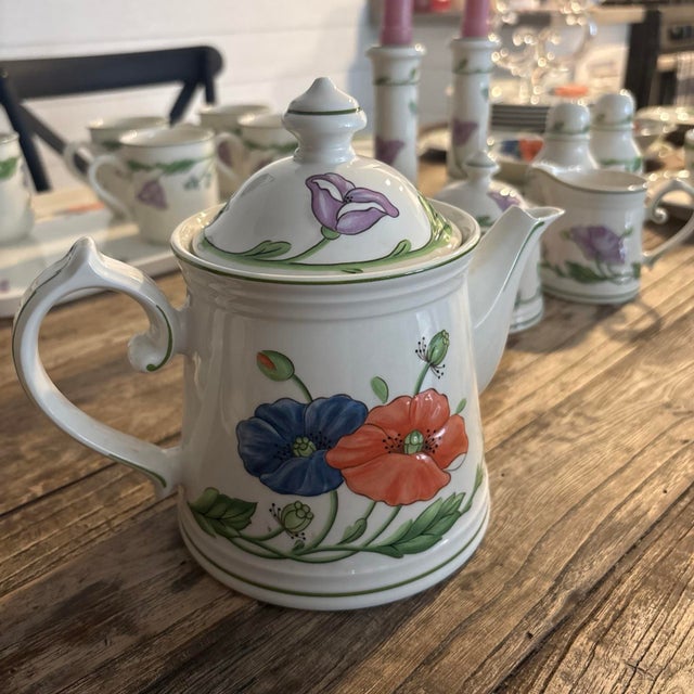 Vintage Villeroy & Boch "Amapola" Porcelain Dinnerware & Serving Set – 29 Pieces For Sale In Los Angeles - Image 6 of 12