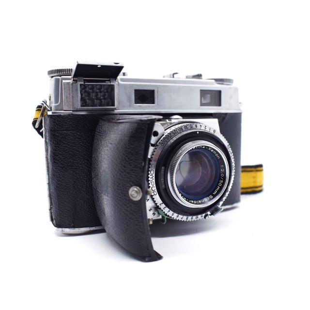 1950s Vintage German Kodak Retina IIIc Folding Rangefinder Camera With Schneider-Kreuznach Retina Lens For Sale - Image 5 of 13
