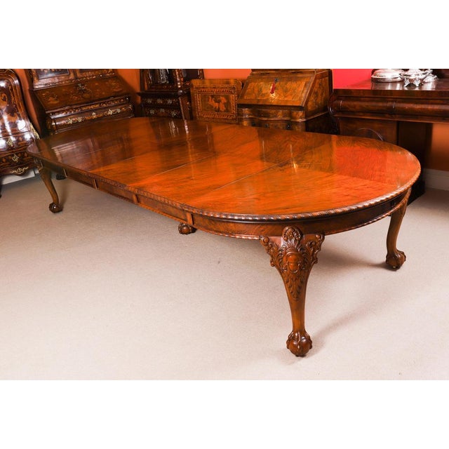 Antique Queen Anne Revival Burr Walnut Dining Table and Chairs, 19th Century, Set of 11 For Sale - Image 3 of 18