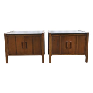 Mid-Century Modern Walnut Nightstands by Jack Cartwright for Founders - A Pair For Sale