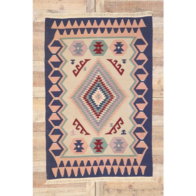 Light Pink Vintage Persian Shiraz Kilim Rug - 03'10 X 05'10 For Sale - Image 8 of 9