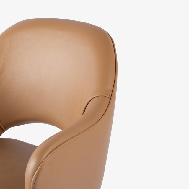 Saarinen Executive Arm Dining Chairs in Camel Leather & Brass Legs, Set of 6 For Sale - Image 9 of 11