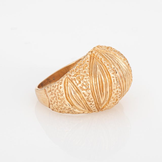 Modern 70s Vintage Dome Ring Size 5 Cigar Band Textured Ridged 14k Yellow Gold For Sale - Image 3 of 6