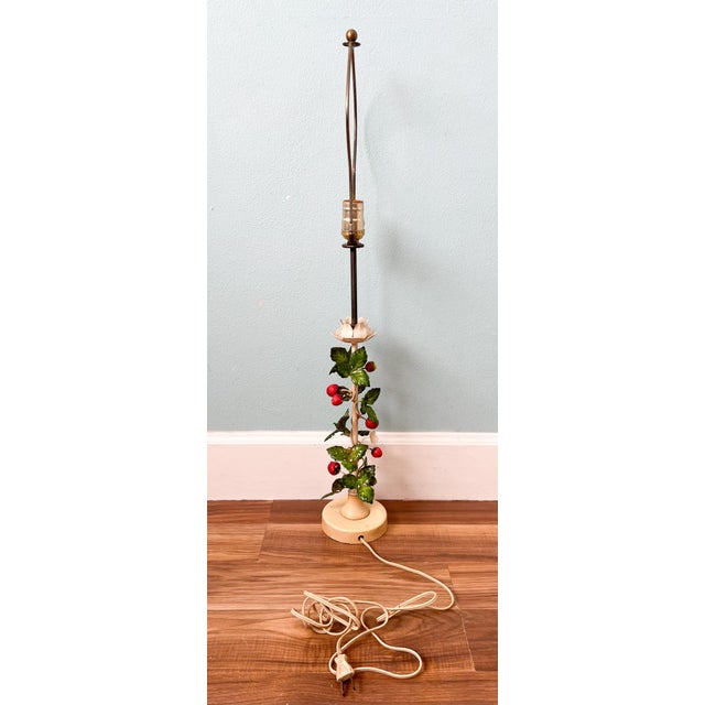Metal Mid-20th Century Italian Tole Strawberry Table Lamp – Cottagecore / Country French Style For Sale - Image 7 of 12