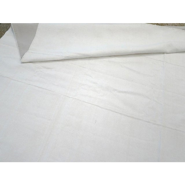 Galerie Shabab Collection Mid-20th Century Handmade Turkish Flatweave Kilim Room Size Carpet For Sale - Image 10 of 10