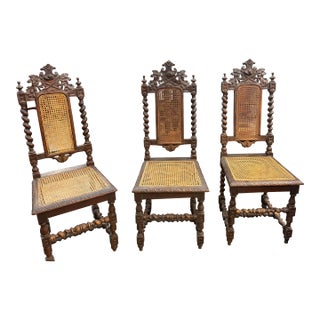 Set of 6 19th-Century French Renaissance Carved Walnut Hunting Chairs For Sale