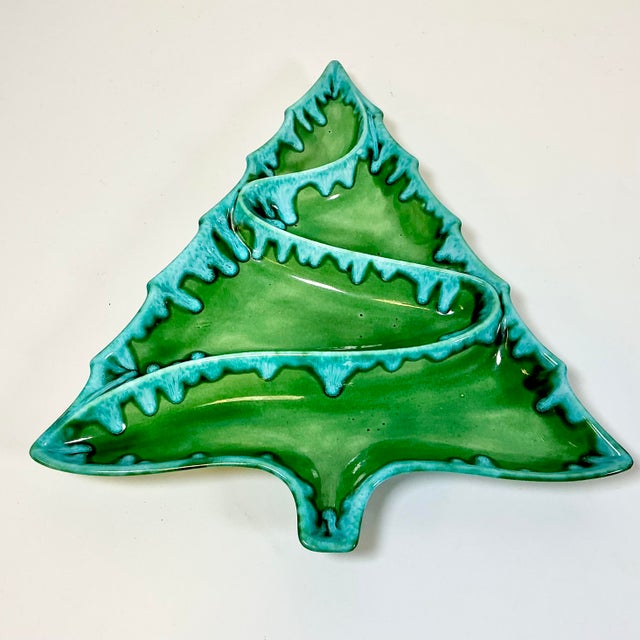 American 1970s Vintage Folk Art Americana Divided Turquoise Drip Christmas Tree Serving Dish For Sale - Image 3 of 12