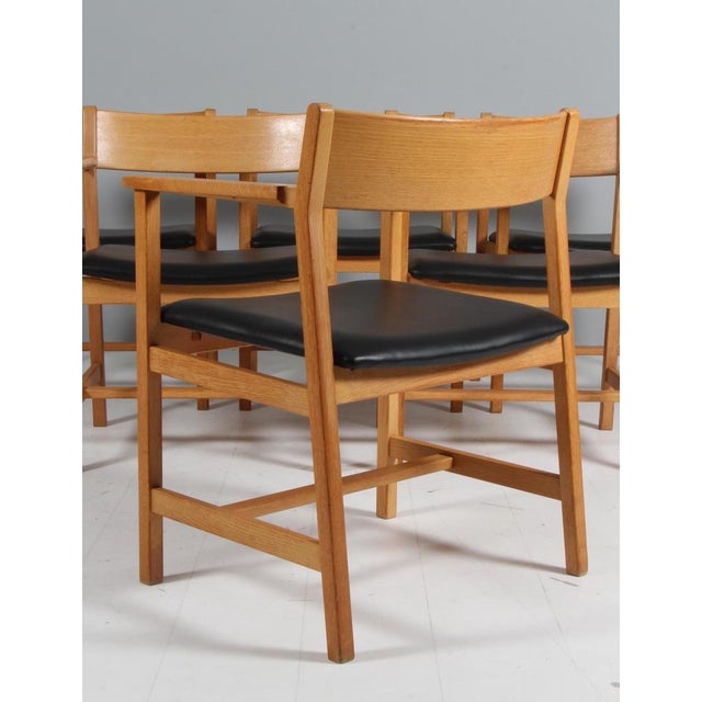 Wood Oak and Leather Armchairs attributed to Børge Mogensen for Fredericia, 1970s, Set of 6 For Sale - Image 7 of 8