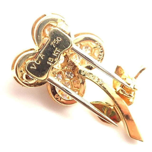 Metal Van Cleef & Arpels Diamond 18k Yellow Gold Flower Pin Brooch For Sale - Image 7 of 10