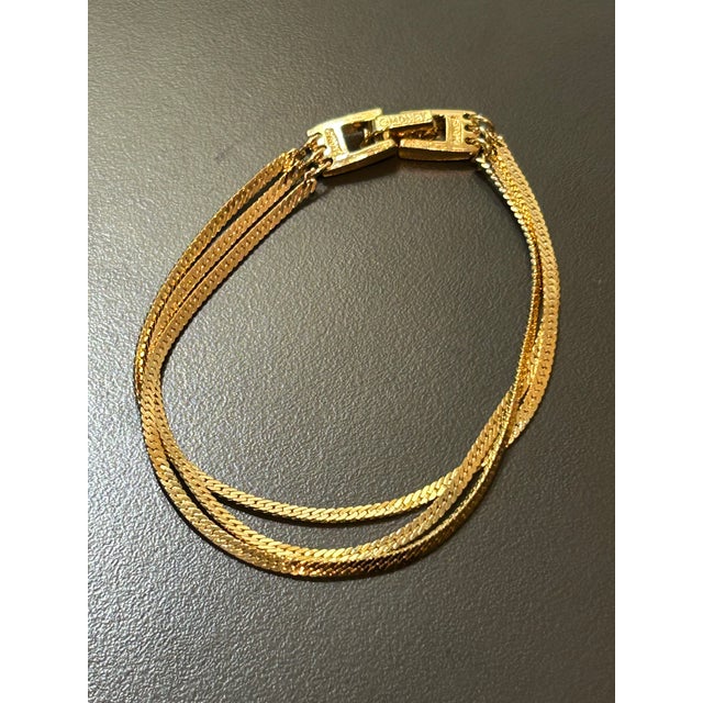 Vintage Monet Gold-Tone Multi-Strand Flat Weave Chain Bracelet – Iconic 1970s/1980s Statement Jewelry For Sale - Image 11 of 13