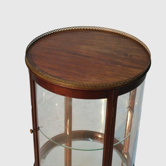 Antique Louis XVI Style Mahogany, Glass & Ormolu Round Vitrine C1910 For Sale - Image 10 of 15