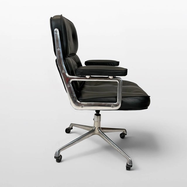 Herman Miller Charles & Ray Eames for Herman Miller Time-Life Executive Chair Model 3474, 1968 For Sale - Image 4 of 10