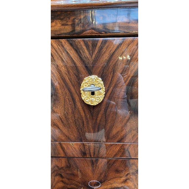 Louis Philippe Chest of Drawers in Burr Walnut, 1840s For Sale - Image 15 of 16