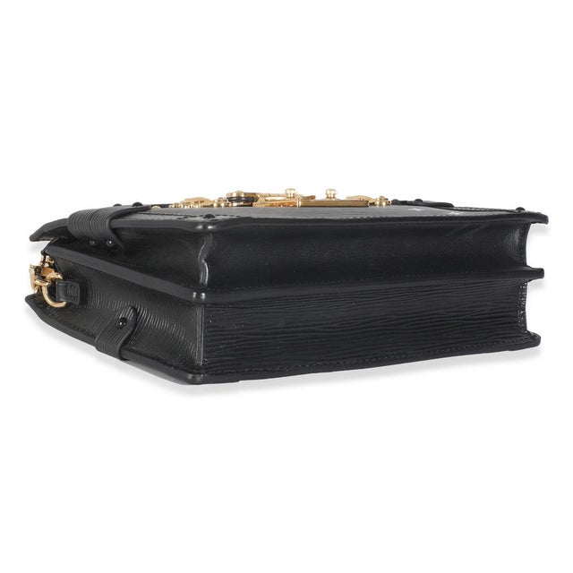 Item #: 145570 Interior Material: Leather MSRP: 3,600 Features Interior: Two gussets. One card slot. Dimensions: 9 x 5.4 x...