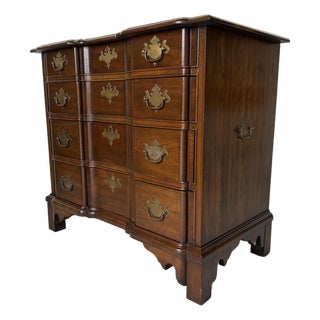 Vintage Pennsylvania House Georgian Style Cherry Block-Front Chest of Drawers For Sale