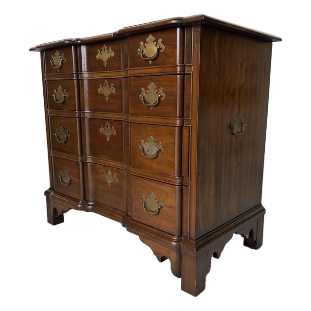 Vintage Pennsylvania House Georgian Style Cherry Block-Front Chest of Drawers For Sale
