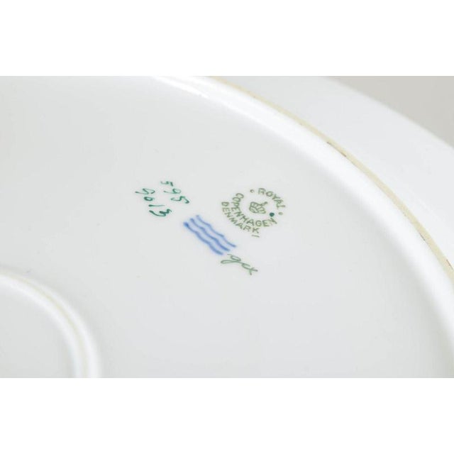 Large Golden Basket Serving Platter in Porcelain from Royal Copenhagen, 1961 For Sale - Image 4 of 5