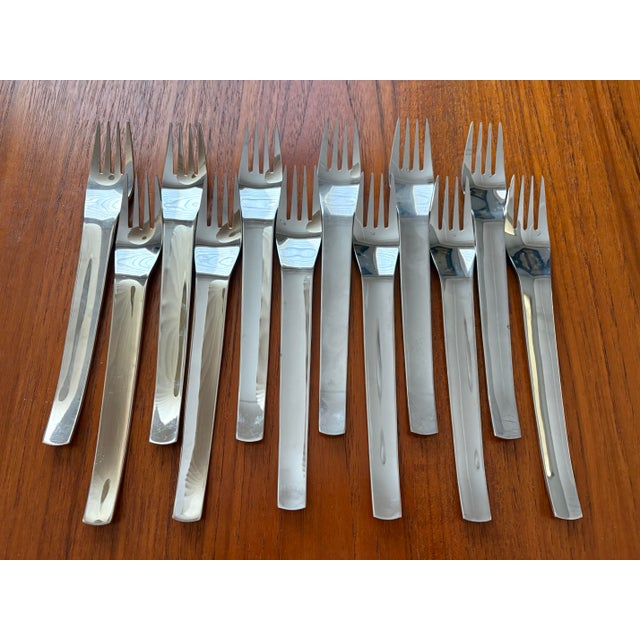 Late 20th Century Mikasa Profile Japan Modernist Stainless Flatware Set 59 Pieces Service for 11+ For Sale - Image 12 of 12