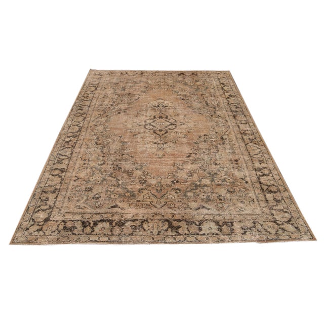 Traditional Vintage Chic Handmade Peach Wool Rug With Medallion Motif For Sale - Image 3 of 13