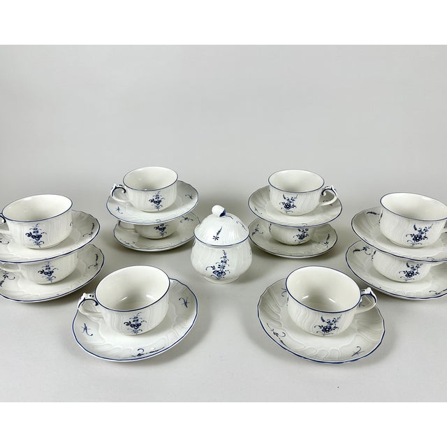 1970s Vintage Luxembourg Vitro-Porcelain Tea Service from Villeroy & Boch, 1970s, Set of 39 For Sale - Image 5 of 11