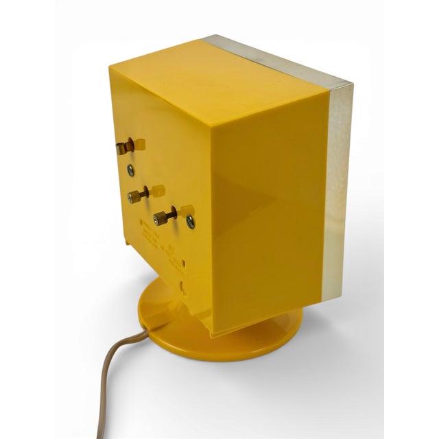 Mid 20th Century General Electric Tulip Base Yellow Electric Desk Clock MCM For Sale - Image 10 of 12