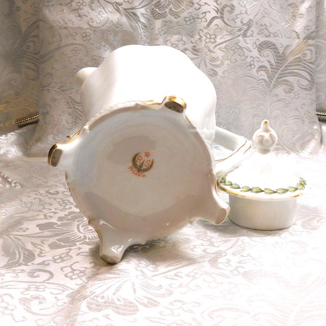 Late 18th Century White Reinhold Schlegelmilch Rs Prussia Chocolate Pot With Green and Gold Trim For Sale - Image 9 of 10