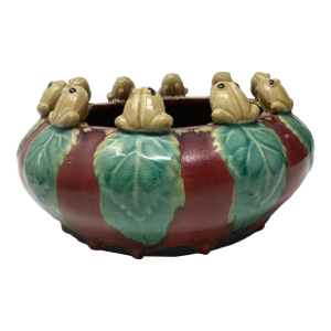 Vintage Majolica Style Red Lilly Pond With 10 Frogs Perched on Edge.