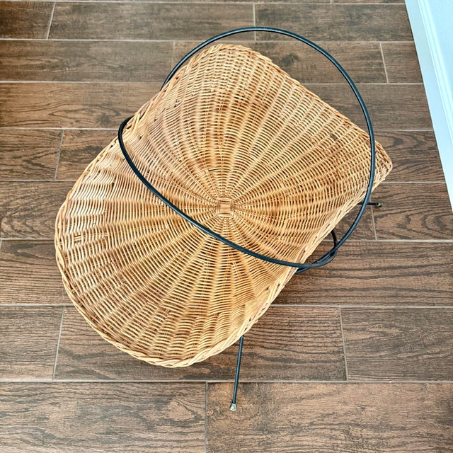 Franco Campo & Carlo Graffi Mid Century Modern Wicker Rattan Iron Magazine Holder Vintage Italian MCM For Sale - Image 4 of 12