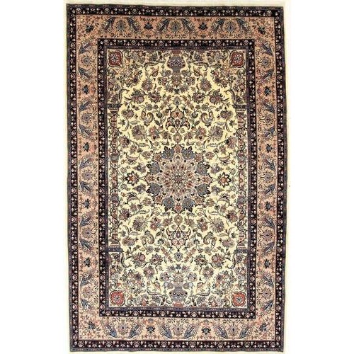 Textile Middle Eastern Rug in Wool For Sale - Image 7 of 7