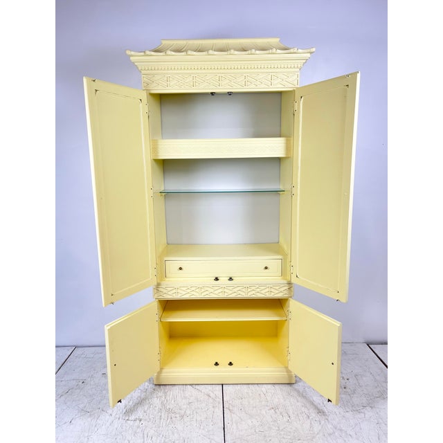 Wood Vintage Chinoiserie Chinese Chippendale Pagoda Cabinet For Sale - Image 7 of 12