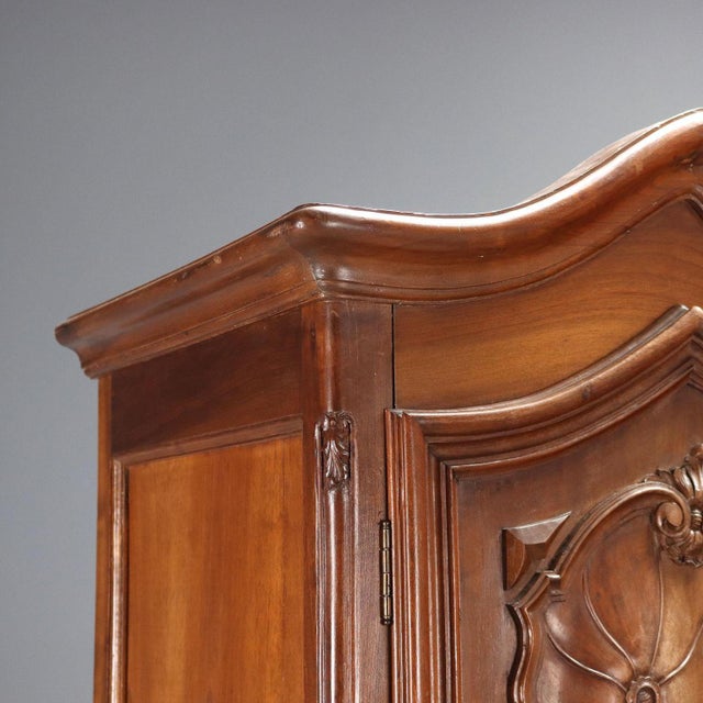Antique Baroque Style 3-Door Wardrobe in Walnut For Sale - Image 6 of 13