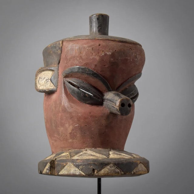 Early 20th Century Early 20th Century Pende Mask For Sale - Image 5 of 11