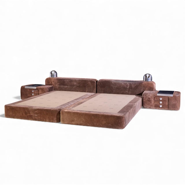 i4 Mariani Guido Faleschini for I4 Mariani Tucroma Mid Century Suede Leather King Platform Bed With Nightstands For Sale - Image 4 of 8