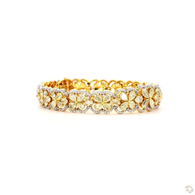 1.67 Carat Round Brilliant Cut White Diamond Yellow Diamond Gold Bracelet For Sale - Image 9 of 9
