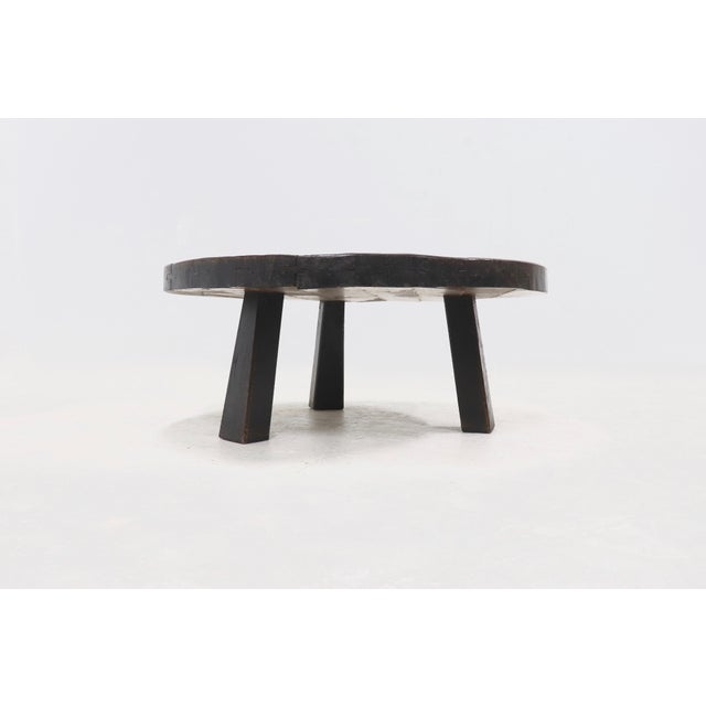 Brown Brutalist Round Tripod Coffee Table in Stained Oak, 1970s For Sale - Image 8 of 13