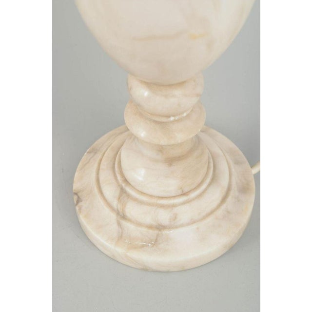 Vintage Table Lamp in White Marble, Italy, 1970s For Sale - Image 4 of 5