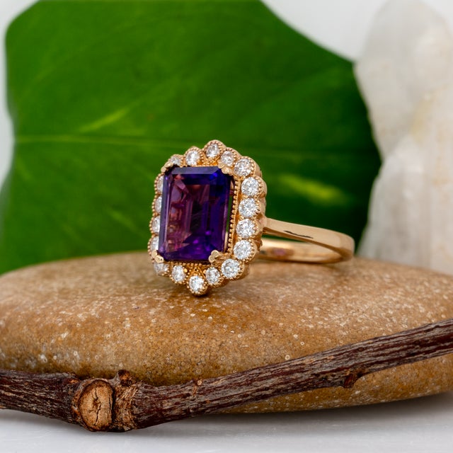 Metal 3.1ct Amethyst Ring with Earth Mined Diamonds in Solid 14K Yellow Gold EM 11x8mm For Sale - Image 7 of 9