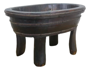 Late 19th Century Chinese Chinoiserie Wooden Oval Footed Rope Banded Wash Tub Laundry Basin