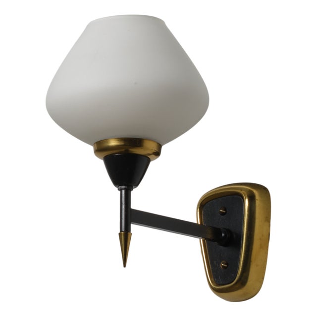 Mid-Century Modern Italian Wall Sconce in Brass and Opaline Glass, 1950s For Sale