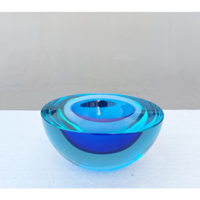 Mid-Century Modern Sommerso Murano Glass Bowl attributed to Antonio Da Ros for Cenedese, Italy, 1960s For Sale - Image 3 of 15