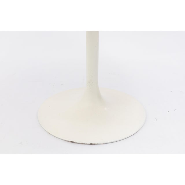 A vintage Borge Johansen tulip table. This is a classic mid century modern dinette table featuring the iconic tulip base...