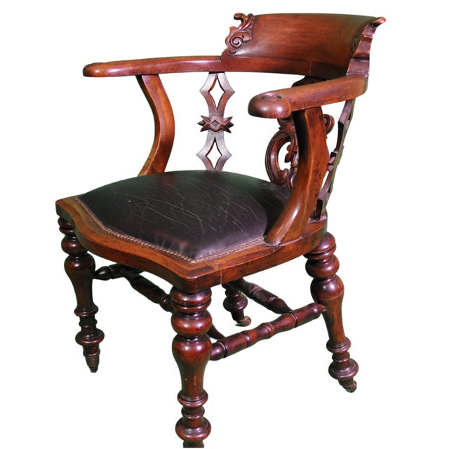 Victorian Captain's Chair, 1890, in Good conditions. Designed 1890 to 1919