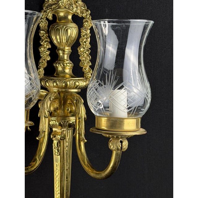 Vintage French Louis XVI Style Gilt Bronze Wall Sconce, 1950s For Sale - Image 4 of 11